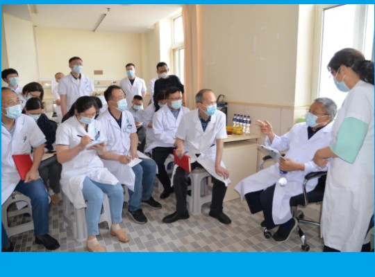 王新陸國(guó)醫大(dà)師(shī)針對查房(fáng)病例提出優化的治療方案建議(yì)